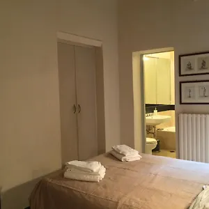 Apartment La Casa In Vetrina, Rome